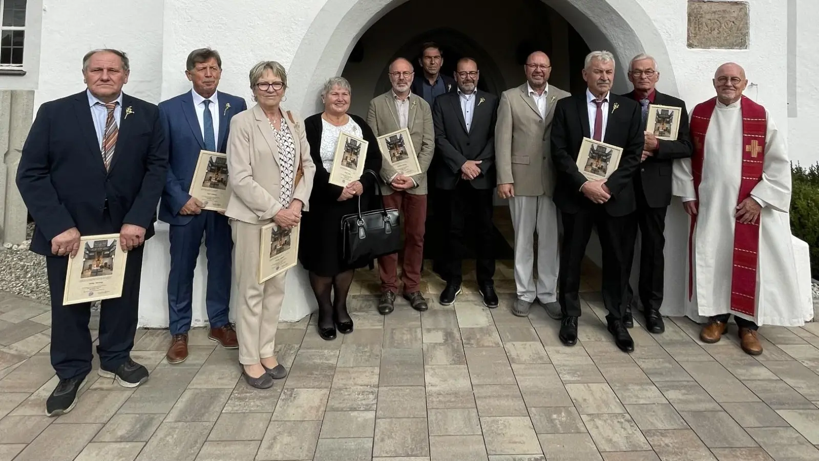 In Ehingen feierte der Jahrgang 1972 Goldene Konfirmation. (Foto: Angela Weick)