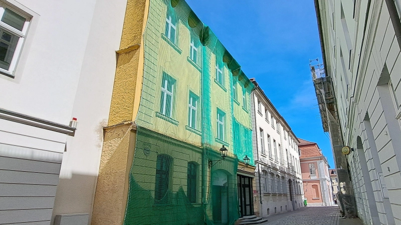 Seit 2021 ist das Maurerhaus in der Pfarrstraße im Besitz der Stadt Ansbach. Einen konkreten Plan, was hier einmal realisiert werden soll, haben die Verantwortlichen bislang nicht. Bisher gibt es nur Ideen und Überlegungen. (Foto: Florian Schwab)