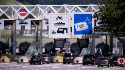 Ist die digitale Maut gebucht, ist auf einigen Autobahnen in Österreich kein Halt an den Mautstellen erforderlich. (Foto: Sven Hoppe/dpa/dpa-tmn)