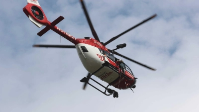 Nach einem schweren Unfall auf der Zufahrt zur Autobahn 81 war auch ein Rettungshubschrauber im Einsatz. (Symbolbild) (Foto: Bodo Schackow/dpa)