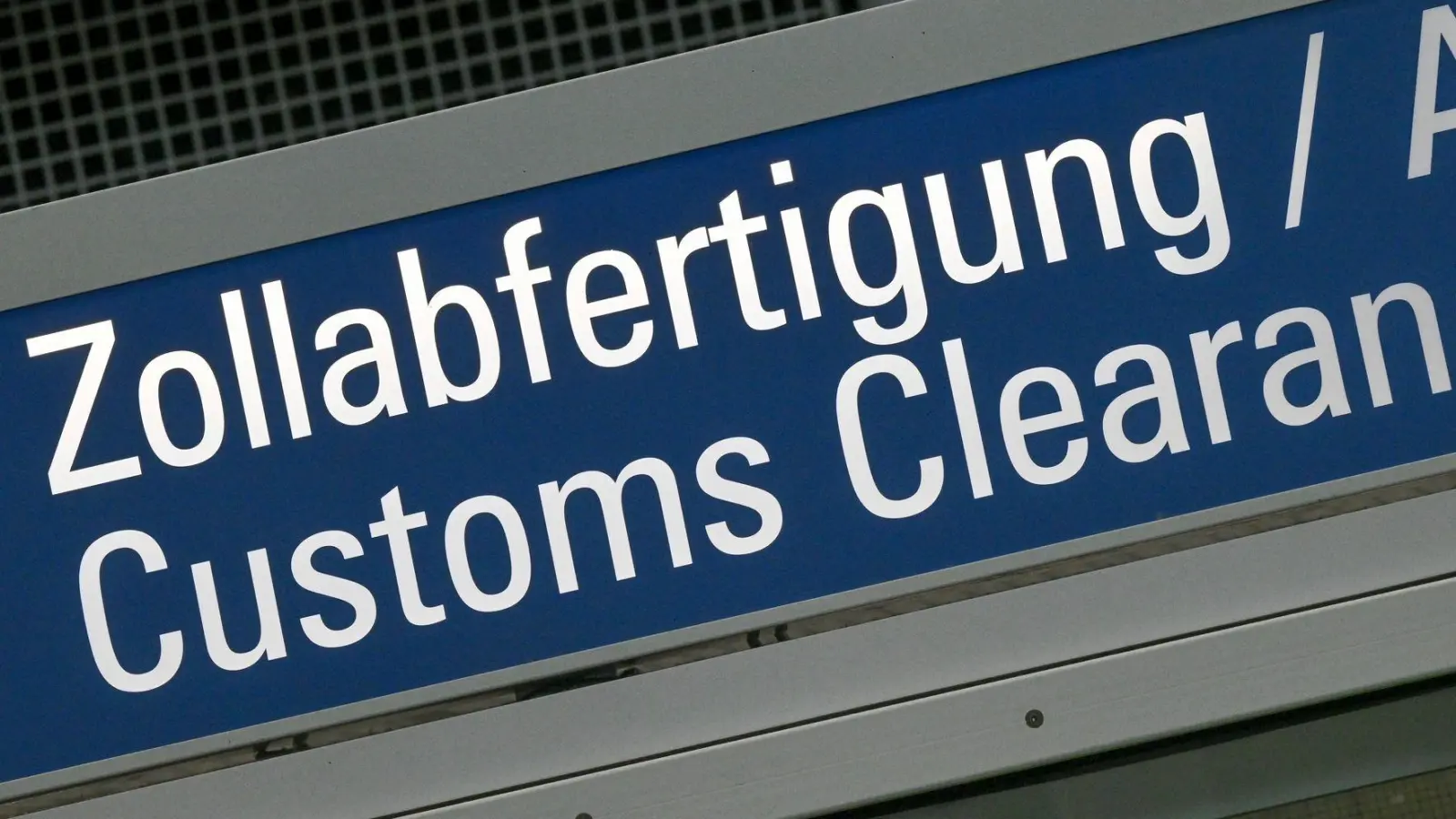 Zollbeamte am Flughafen München erwischen eine Frau mit Teilen von geschützten Kakteen. (Symbolbild) (Foto: Peter Endig/dpa-Zentralbild/dpa)