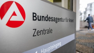 Auch die Nachfrage nach neuen Arbeitskräften bleibt im August schwach. (Archivbild) (Foto: Daniel Karmann/dpa)