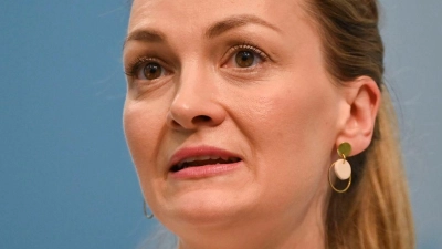 Nach dem Kompromiss zu den Krankenkassenbeiträgen fordert Bayerns Gesundheitsministerin Judith Gerlach (CSU) eine längerfristige Lösung.  Dabei dürfe es keine Denkverbote geben. (Archivbild)  (Foto: Katharina Kausche/dpa)