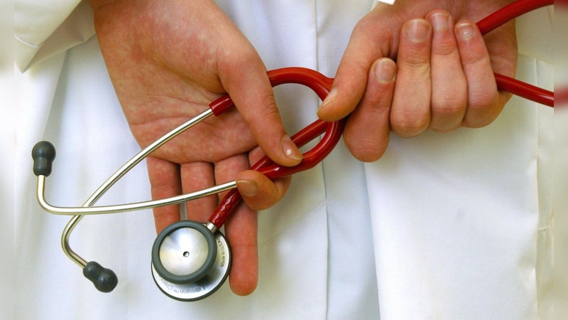 Ohne Arztsitz sieht es für die Kardiologie-Pläne in Rothenburg nicht gut aus. (Symbolbild: Patrick Pleul/dpa-Zentralbild/dpa)
