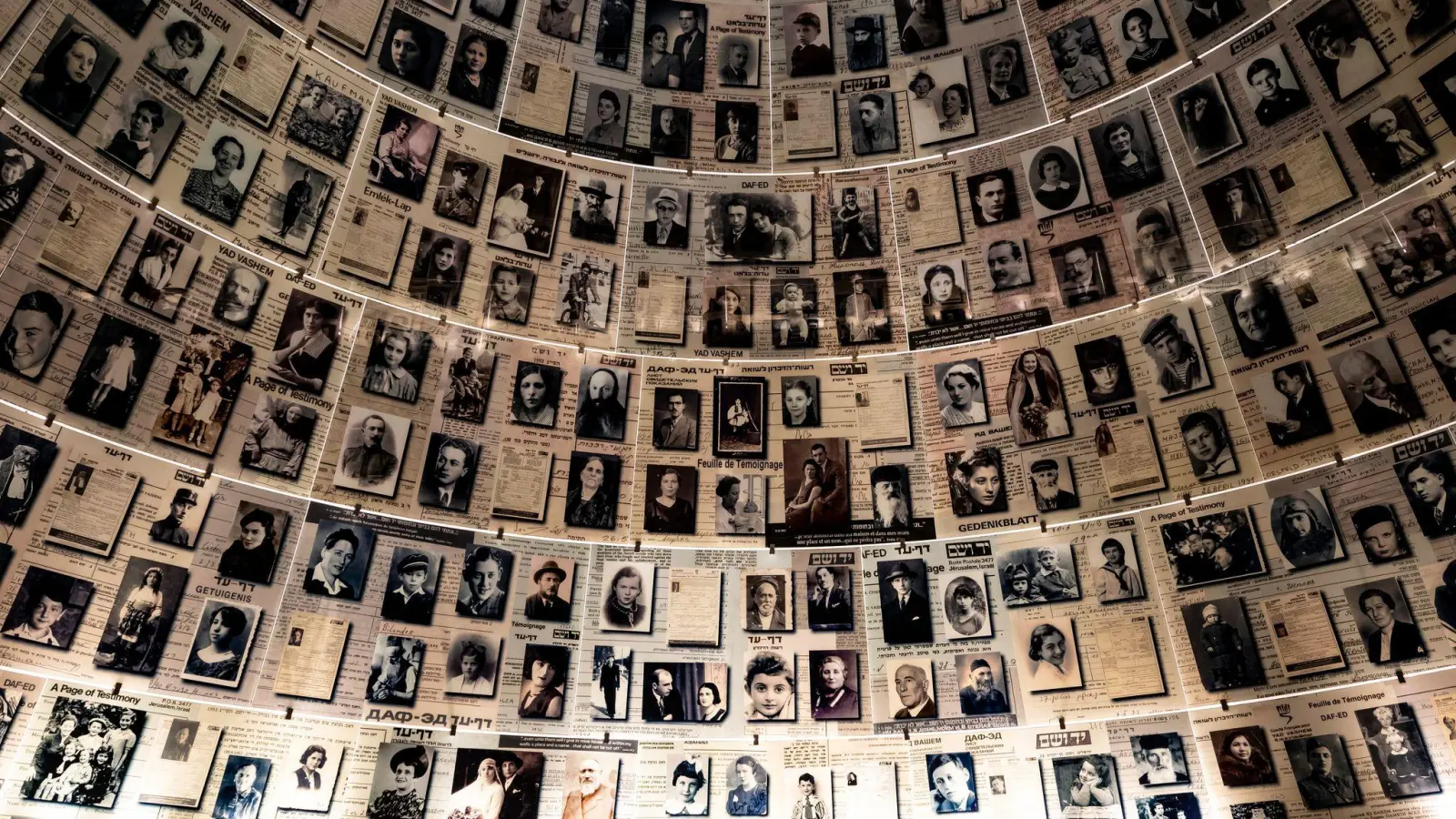 Die Halle der Namen in der Holocaust-Gedenkstätte Yad Vashem in Jerusalem. (Archivbild) (Foto: Fabian Sommer/dpa)