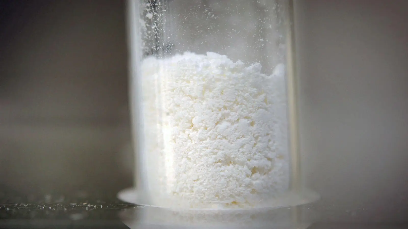 Die Bande soll unter anderem Amphetamin-Drogen produziert haben. (Symbolbild) (Foto: Fredrik von Erichsen/dpa)