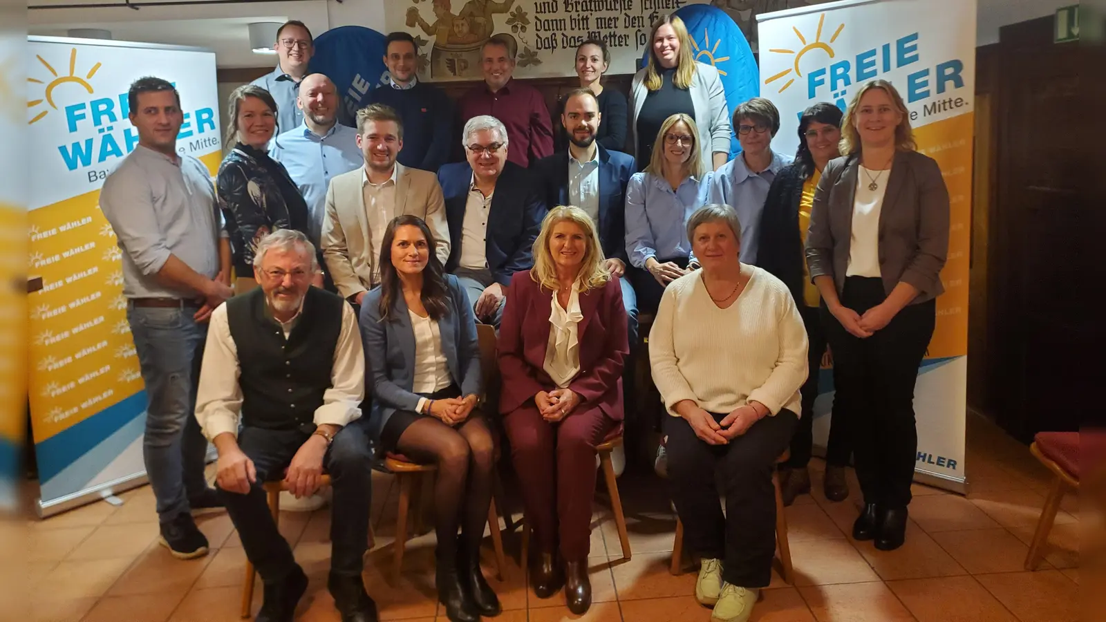 Die Nominierten für die FWL in Markt Erlbach mit Dr. Birgit Kreß (vorne, Dritte von links) und der Vorsitzenden Anna Wachtler (links daneben).  (Foto: Ulli Ganter)