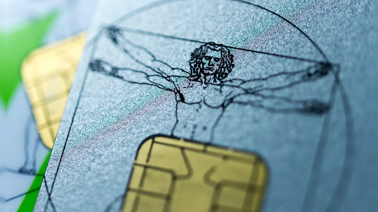 Die Verbraucherzentrale NRW empfiehlt gesetzlich Versicherten, regelmäßig selbst zu prüfen, ob der Zusatzbeitrag erhöht wird. (Foto: Alexander Heinl/dpa-tmn)