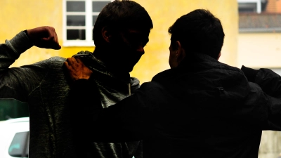 Bei einem Streit am Bahnhof in Ansbach wurde ein´20-Jähriger verletzt.  (Symbolbild: James Edward Albright Jr)