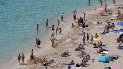 Mallorca bleibt beliebt – doch viele Tui-Urlauber zieht es im Winter verstärkt in die Ferne. (Archivbild) (Foto: Clara Margais/dpa)