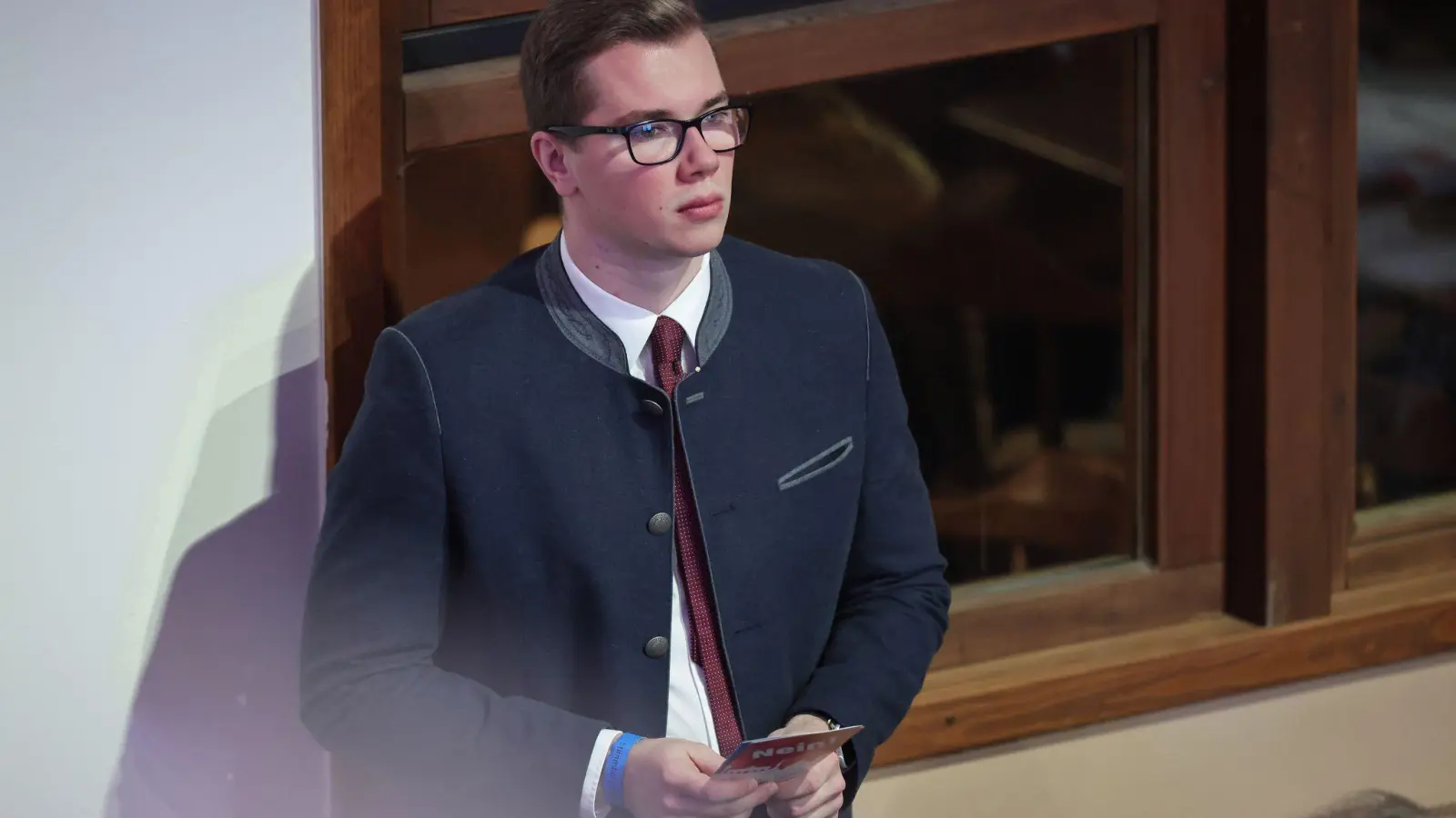 Der umstrittene Landtagsabgeordnete Daniel Halemba geht im Kommunalwahlkampf für die AfD als Spitzenkandidat in Würzburg ins Rennen (Archivbild).  (Foto: Daniel Löb/dpa)