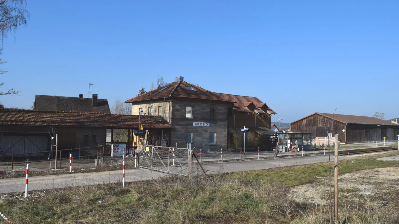 Der Bahnhof in Windsbach soll im Rahmen eines Aktionsprogramms der bayerischen Staatsregierung barrierefrei ausgebaut werden. (Archivfoto: Petra Mai)