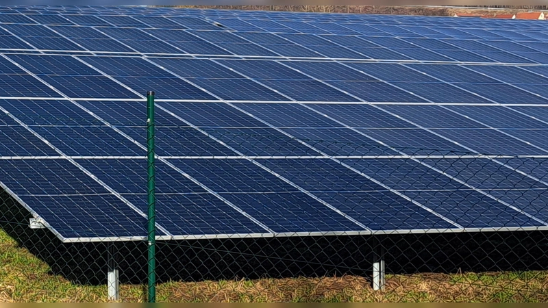 Bei Winterschneidbach soll auf einer Fläche von rund 5,21 Hektar eine neue Freiflächen-Photovoltaikanlage entstehen. Seit über drei Jahren wird über das Vorhaben in den städtischen Gremien diskutiert. (Symbolbild: Sabine Rohn)