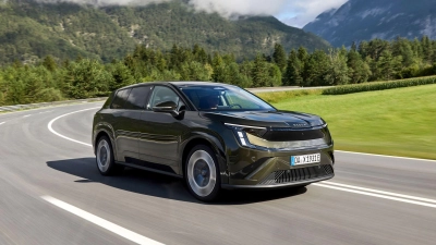 Bis zu 642 Kilometer Reichweite verspricht das Raumwunder Škoda Peaq. (Foto: Škoda Auto/dpa-tmn)