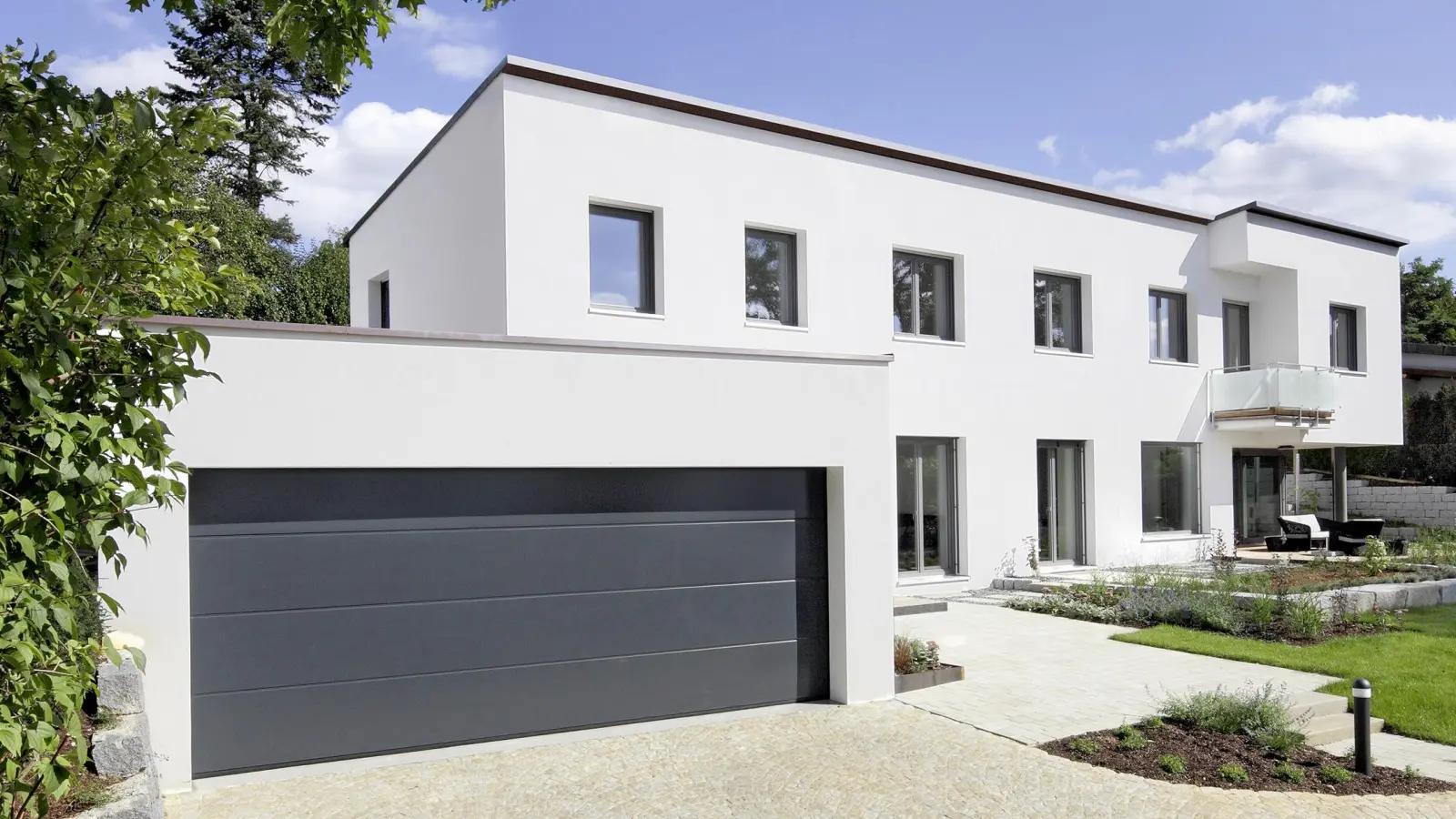 Ob mit oder ohne Keller: Die Mitgliedsbetriebe der Bauinnung Neustadt a.d. Aisch-Bad Windsheim verwirklichen Ihren Traum vom massiven Zuhause. Lassen Sie sich beraten!  (Foto: epr/KS-Bayern/Massiv mein Haus)