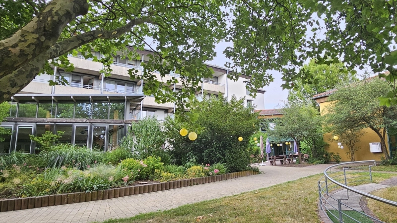 In einem Seniorenheim an der Wilhelm-Schaudig-Straße in Feuchtwangen fand im Juli ein Polizeieinsatz mit Kräften des BKA statt. (Foto: Wolfgang Grebenhof)