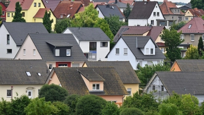 Kein Geld für Energieeffizienz: Viele Eigentümer modernisieren derzeit nicht. (Foto: Martin Schutt/dpa)