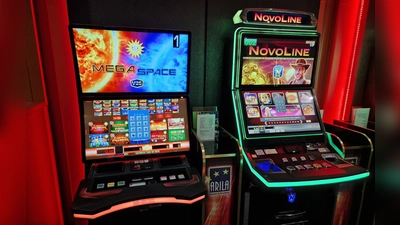 Nur zwei Spielautomaten dürfen nach den aktuellen Vorschriften jeweils direkt nebeneinander aufgestellt werden. (Foto: Andrea Walke)