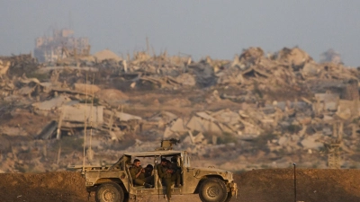 Bei den Gesprächen in Scharm el Scheich gibt es im Gaza-Krieg erneut etwas Hoffnung.  (Foto: Ariel Schalit/AP/dpa)
