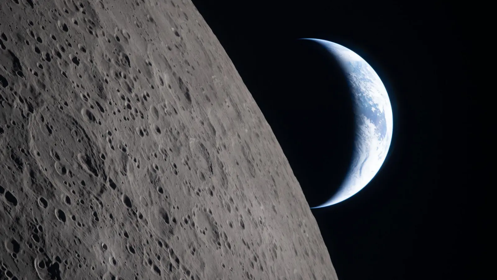 Dieses von der Nasa zur Verfügung gestellte Foto zeigt die Erde, die hinter dem Mond untergeht. (Archivbild) (Foto: Uncredited/NASA´/AP/dpa)