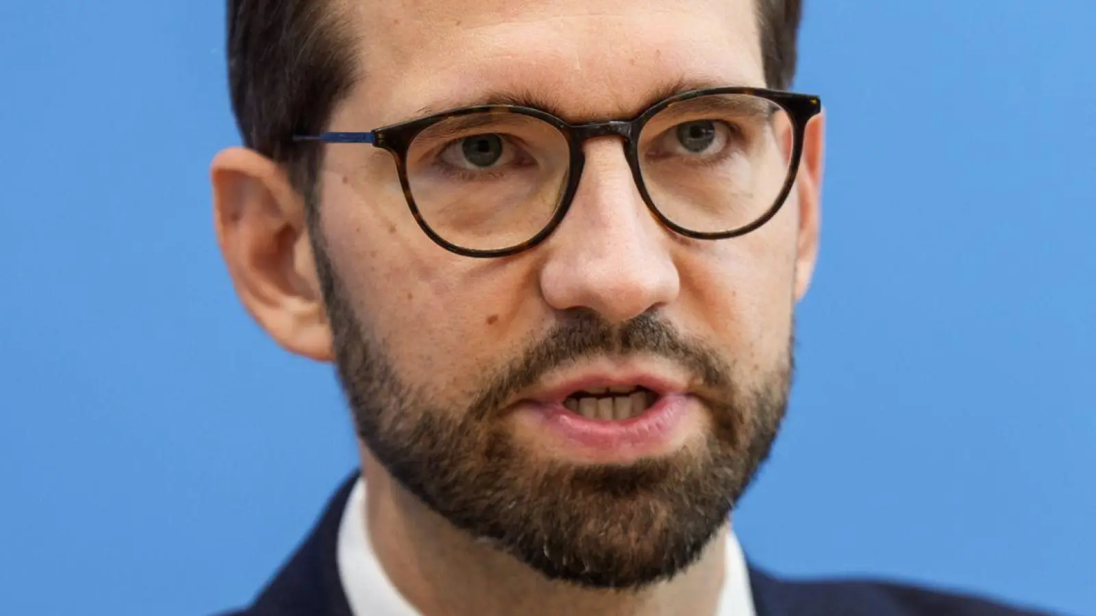 Laut Regierungssprecher Steffen Meyer will die Regierung nichts an den heutigen Zahnarzt-Regeln ändern. (Archivfoto) (Foto: Michael Kappeler/dpa)