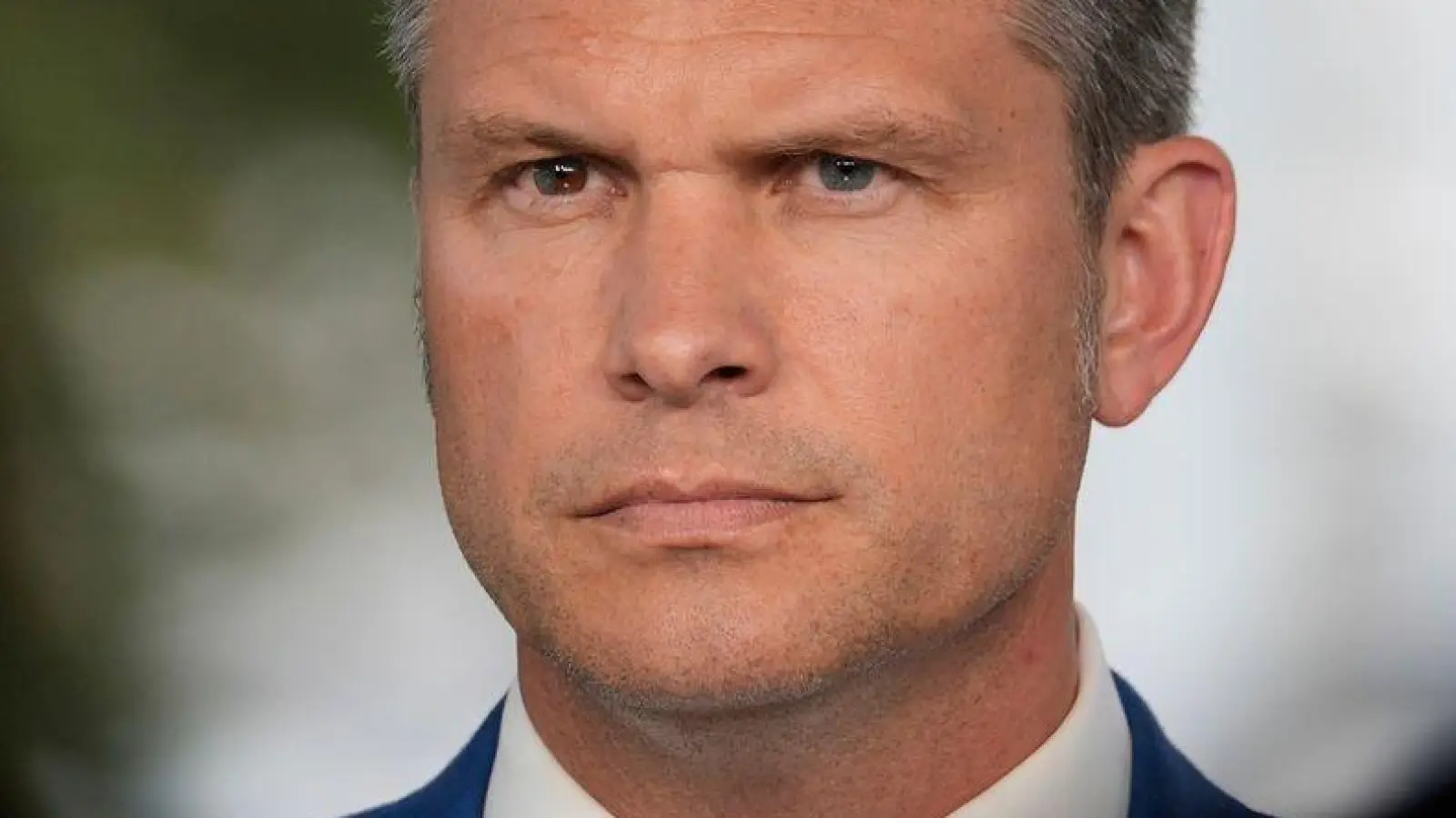 Hegseth spricht von „fabrizierten“ Medienberichten. (Archivbild) (Foto: Mark Schiefelbein/AP/dpa)