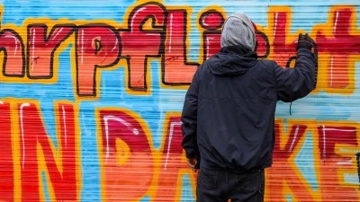 Zwischen Klassenzimmer und Kundgebung: Wer streikt, sollte sich offen abmelden – alles andere gilt als Schwänzen. (Foto: Patrick Pleul/dpa/dpa-tmn)