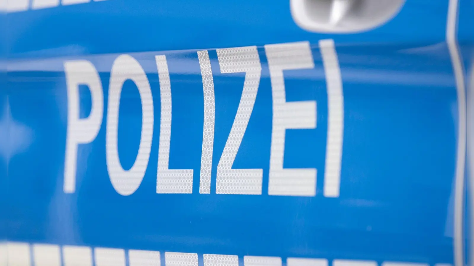 Die Polizei (Symbolbild: Boris Roessler/dpa)