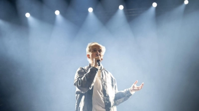 Jan Böhmermann will 2027 wieder in mehreren deutschen Städten auf der Bühne stehen. (Archivfoto) (Foto: Boris Roessler/dpa)