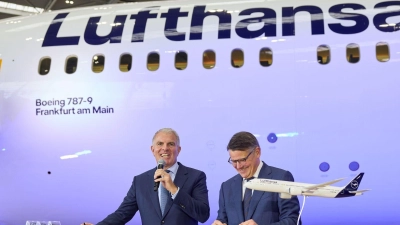 Die Boeing 787 ist bereits die siebte Lufthansa-Maschine, die den Namen des größten deutschen Drehkreuzes Frankfurt trägt.  (Foto: -/Lufthansa/dpa)
