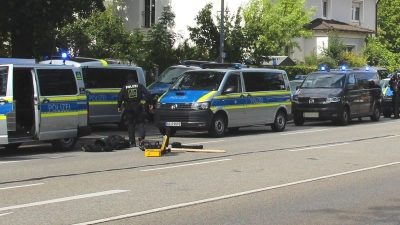 In der Bankfiliale ist ein Mensch lebensbedrohlich verletzt worden. (Foto: Moller-Schuh/Vifogra MEDIA/dpa)