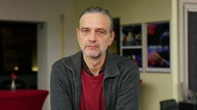 Will mit Humor zeigen, wie ein eitler Kaiser entlarvt wird: Regiseur Frank Siebenschuh. (Foto: Elke Walter)