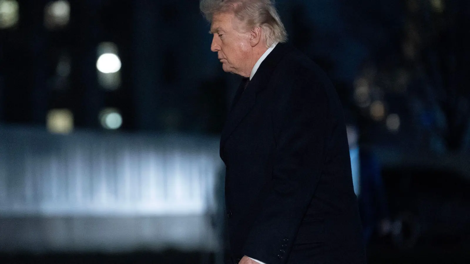 Fliegt er nach China oder nicht? US-Präsident Donald Trump. (Foto: Jose Luis Magana/AP/dpa)