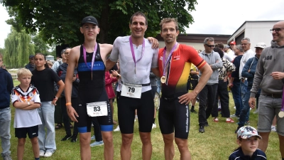 Das Siegertrio, von links: Lasse Wenzel (3.), Johannes Egelseer (1.), Christian Dürr (2.). (Foto: Jörg Behrendt)