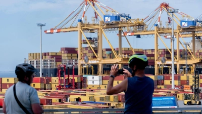 Die deutschen Exporteure erwarten deutlich bessere Geschäfte. (Archivbild) (Foto: Hauke-Christian Dittrich/dpa)