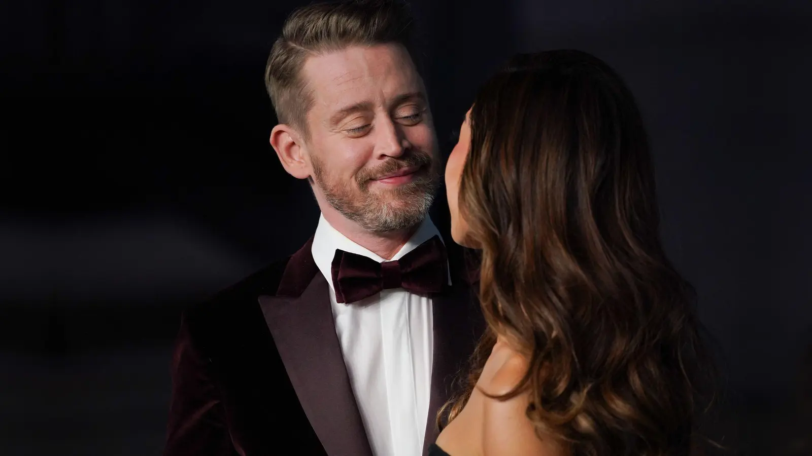 Macaulay Culkin ist mit der Schauspielerin Brenda Song zusammen. (Archivbild) (Foto: Jordan Strauss/Invision/AP/dpa)