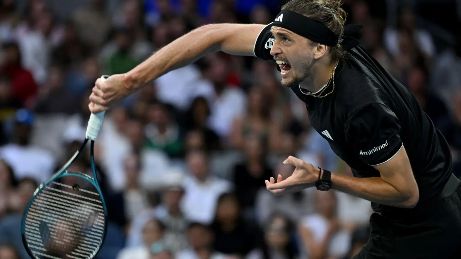Alexander Zverev steht in Melbourne in Runde drei. (Foto: James Ross/AAP/dpa)