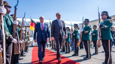 Auftakt in Südafrika: Merz beim G20-Gipfel angekommen (Foto: Michael Kappeler/dpa)
