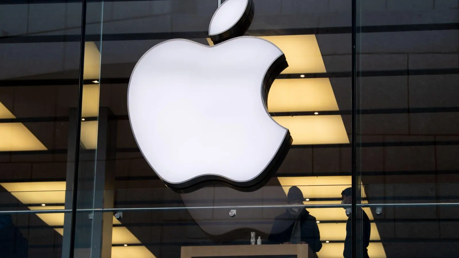 Apple ist laut einer Studie das wertvollste Börsenunternehmen der Welt. (Foto: Sven Hoppe/dpa)