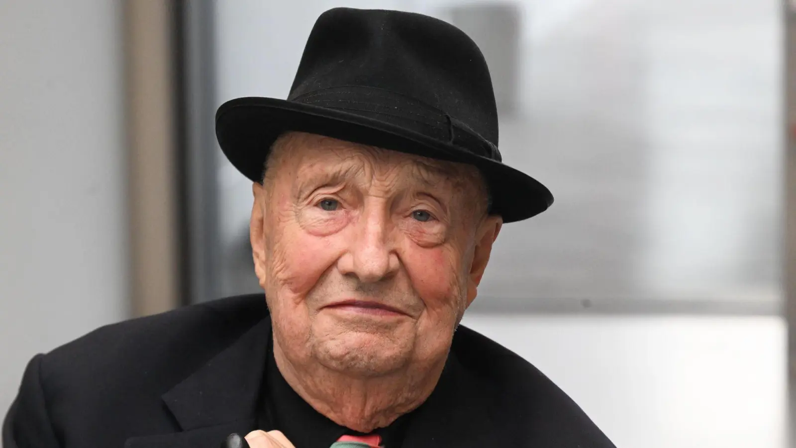 Der Künstler Georg Baselitz im Sommer 2023. (Archivfoto)  (Foto: Felix Hörhager/dpa)
