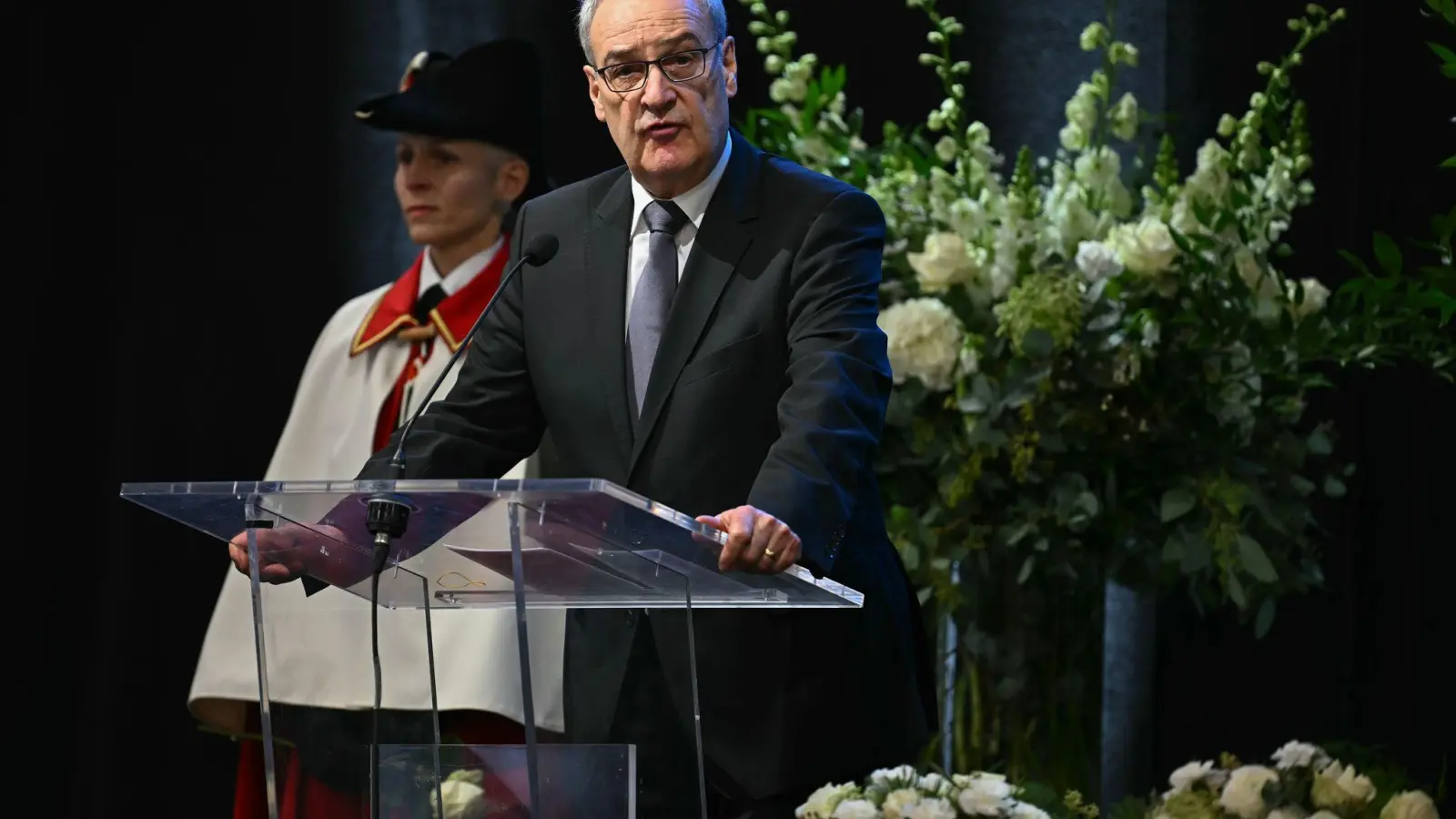 Der Schweizer Bundespräsident betont, es sei nicht Aufgabe der Politik, in das Justizsystem einzugreifen. (Foto: Fabrice Coffrini/AFP POOL/KEYSTONE/dpa)