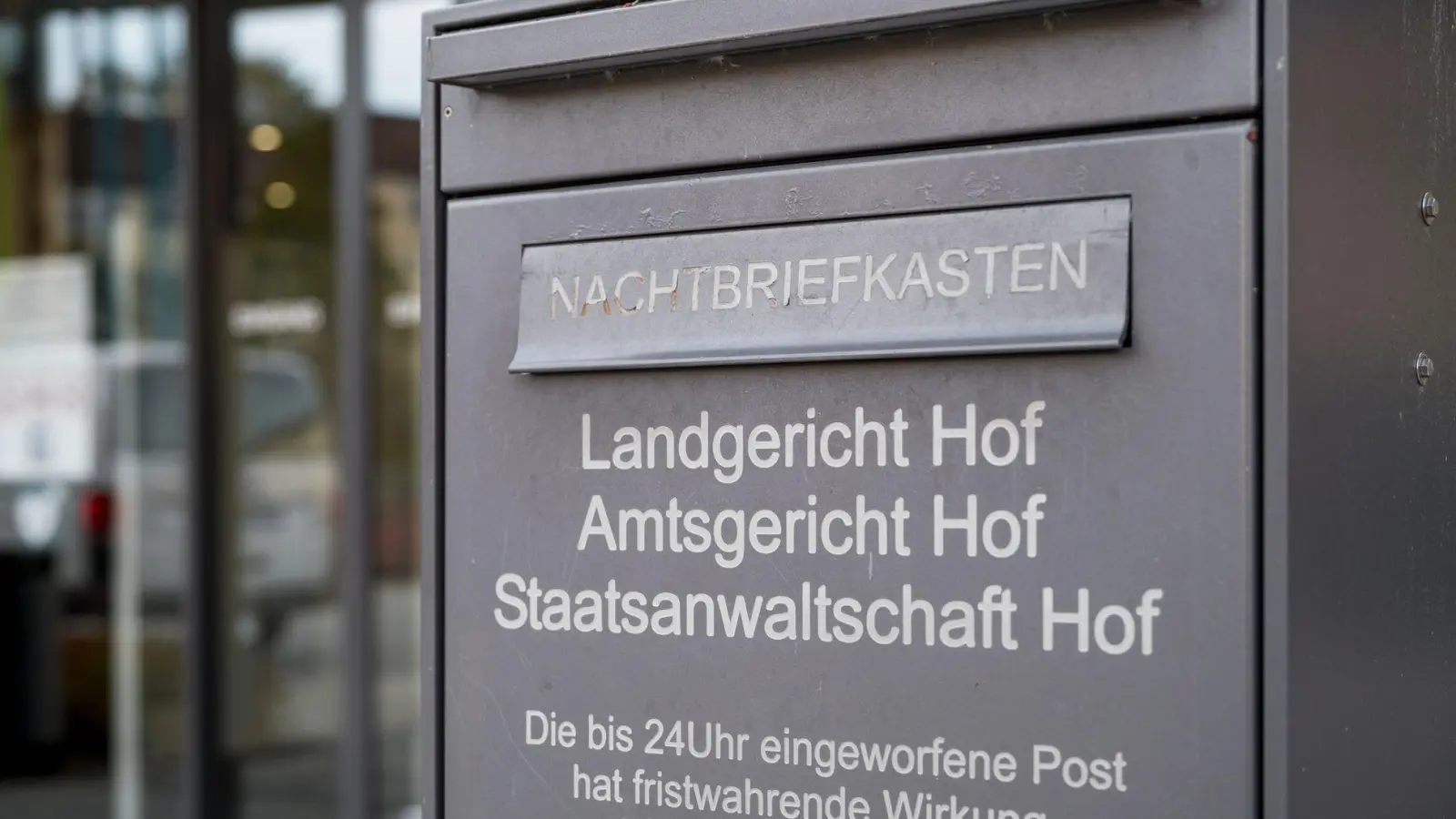 Die Staatsanwaltschaft Hof ermittelte gegen einen Kinderheim-Mitarbeiter, der einen Jungen sexuell missbraucht haben soll. (Symbolbild) (Foto: Daniel Vogl/dpa)