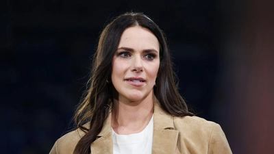 Esther Sedlaczek wird beim „Blauen Panther“ durch den Abend führen (Archivbild). (Foto: Christian Charisius/dpa)