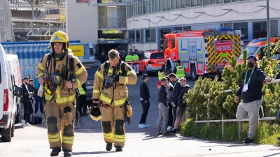 Kurz vor dem deutschen Vorrundenspiel bei der Eishockey-WM gegen Dänemark gab in der Halle in Helsinki ein Feuer. (Foto: Martin Meissner/AP/dpa)