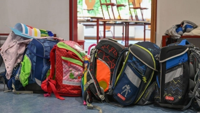 In Grundschulen werden schon nächstes Jahr sinkende Schülerzahlen erwartet. (Archivbild) (Foto: Arne Dedert/dpa)