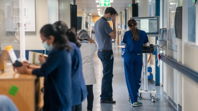 Viele Beschäftigte berichten von miserablen Zuständen in den Krankenhäusern. (Archivbild) (Foto: Jeff Moore/PA Wire/dpa)