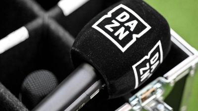 Streitthema Streamingdienst: DAZN-Kunden könnten per Sammelklage Geld für unzulässige Preiserhöhungen zurückfordern. (Foto: Harry Langer/dpa/dpa-tmn)
