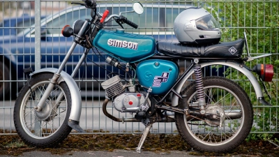 Die Simson S51 wird bei Liebhabern hoch gehandelt. (Archivbild) (Foto: Hauke-Christian Dittrich/dpa)