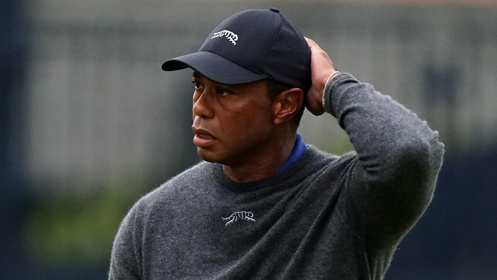 Konnte mit dem ersten Tag der British Open nicht zufrieden sein: Tiger Woods. (Foto: Zac Goodwin/PA Wire/dpa)