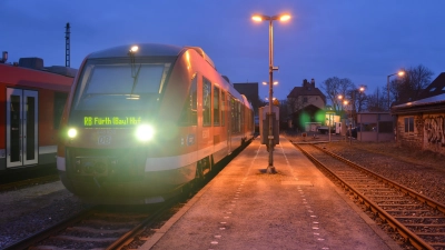 Die Bayerische Eisenbahngesellschaft hat alle Bahnhöfe in Bayern bewertet. Darunter ist auch Markt Erlbach, das kein gutes Ergebnis einfährt. (Archivbild: Johannes Hirschlach)